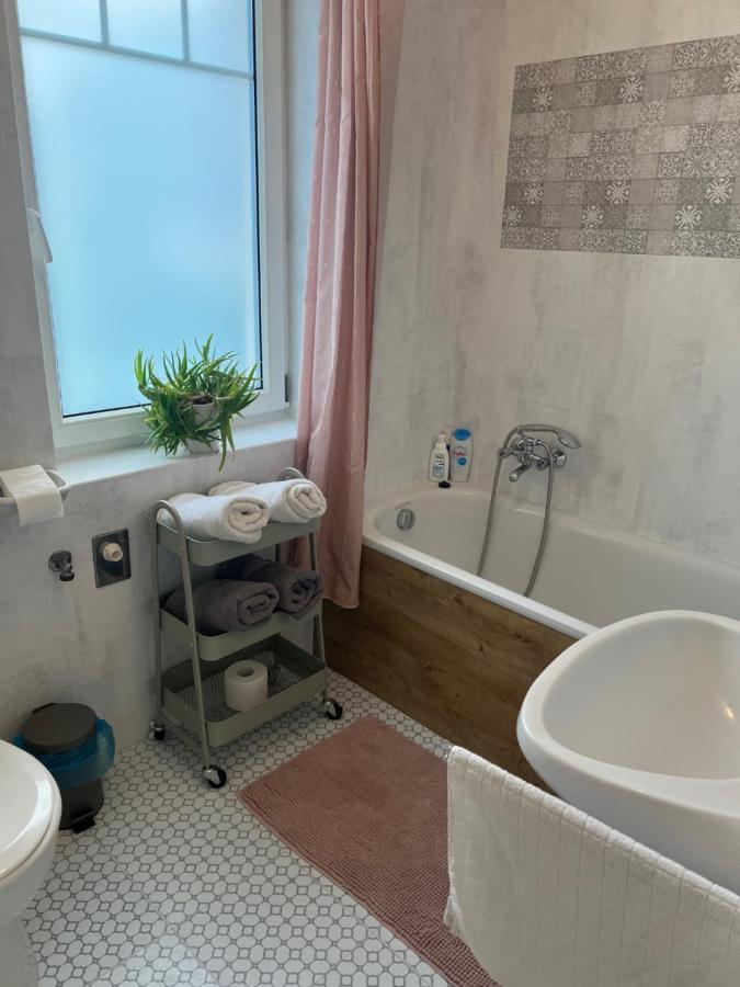 Belvarosi Apartman เอ็กเกอร์ ภายนอก รูปภาพ